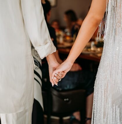 Dlaczego po pierwszym spotkaniu analizujemy każde słowo drugiej osoby